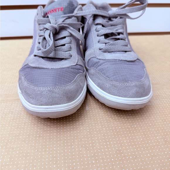 Lacoste Kids Light Gray Sneakers with Green Logo - Picture 7 of 9